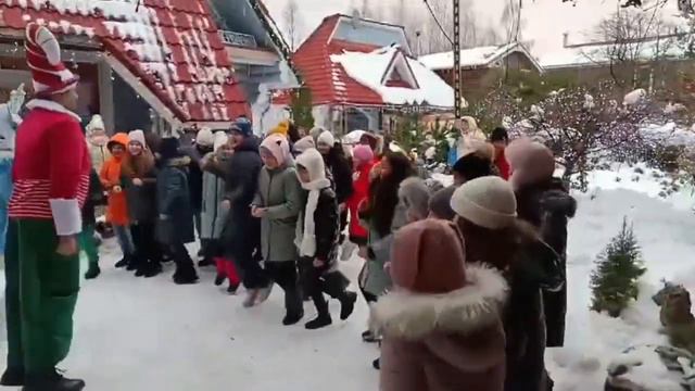 Усадьба Деда Мороза! Экскурсия 4"А" и 4"В" 18 декабря 2023 года смотреть онлайн