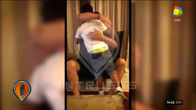 El abrazo de Diego Maradona con su hijo Diego Fernando смотреть онлайн