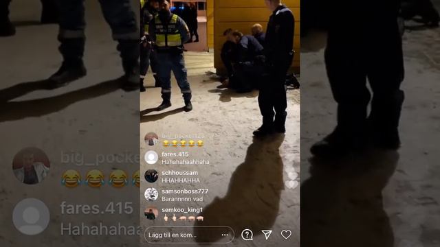 RAPPAREN VC BARRE OCH HANS GRABBAR JIDDRAR MED POLISEN (Live) смотреть онлайн