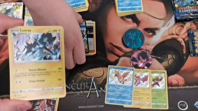 Pokémon : Destinées Radieuses coffret premium Nostenfer et Lanssorien Vmax Chromatique Box Opening смотреть онлайн