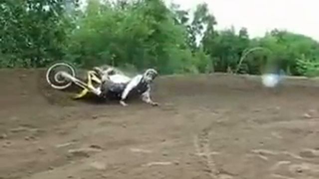michu2 yz 125 ,robak rmz 250.flv.MP4 смотреть онлайн