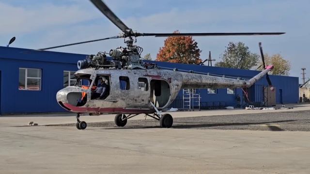 Взлёт вертолета Ми-1.5 "Пепела́ц" , MadMax helicopter takeoff. смотреть онлайн