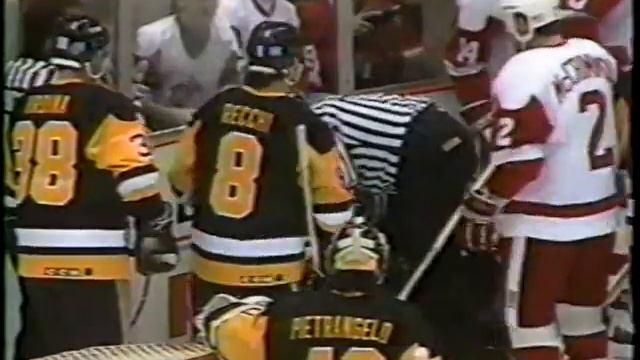 Ulf Samuelsson vs Sergei Fedorov смотреть онлайн