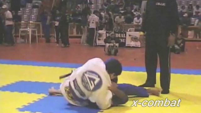 Thiago de Almeida x Felipe Pena by X-COMBAT смотреть онлайн