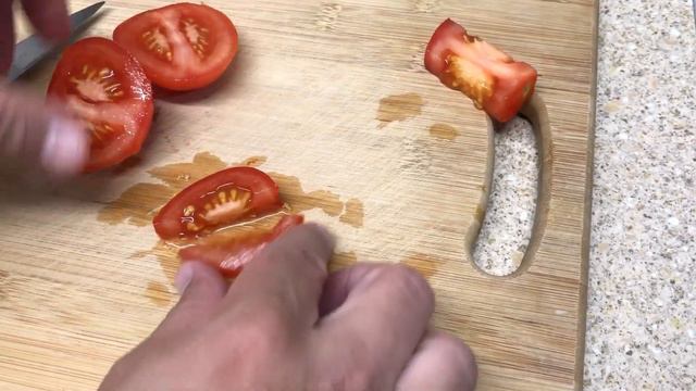 How to Cut a Tomato and get rid of which part смотреть онлайн