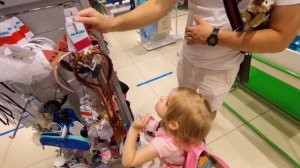 Поход по магазинам с мамой и папой