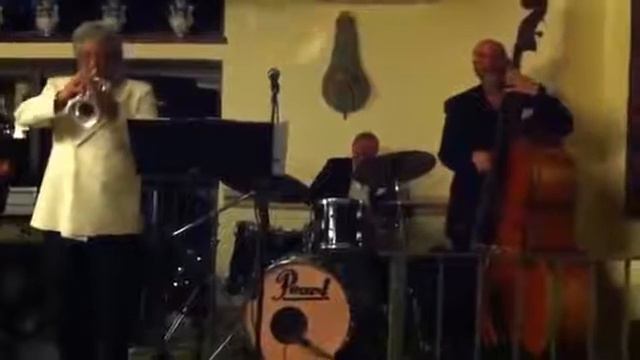 Hallo Frank Tony Cirinnà - Blue moon смотреть онлайн