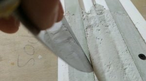 Чем заделать трещины на стене или на потолке