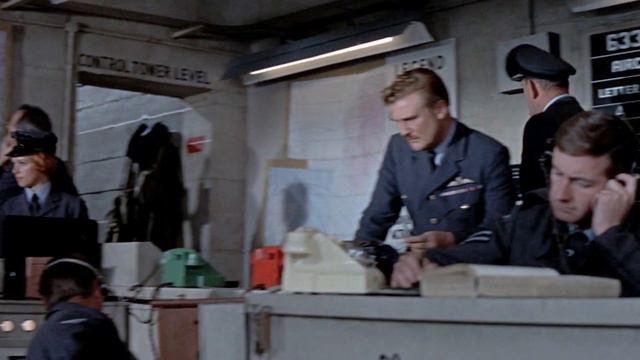 633 Squadron 1964 gestapo scene George Chakiris and Anne Ridler смотреть онлайн