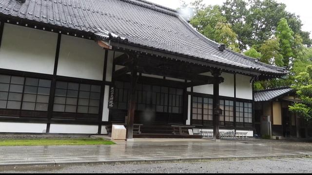 雨の中の少林山達磨寺Shorinzan Darumaji temple in the rain смотреть онлайн