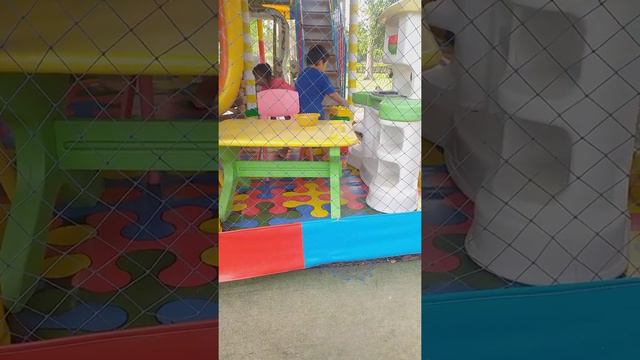 Liamcito paseando en el sinchi roca смотреть онлайн