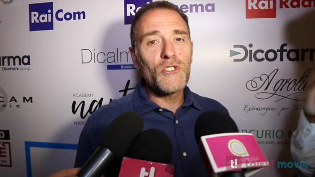 Valerio Mastandrea alle giornate del cinema lucano sul suo primo film da regista смотреть онлайн