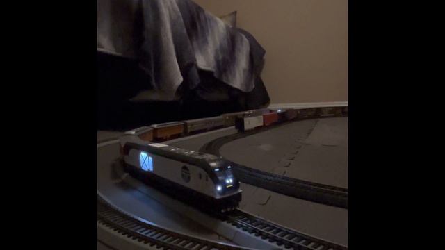 The Horn Battle of the Three SC-44 Chargers in HO Scale YMCA Edition!! смотреть онлайн