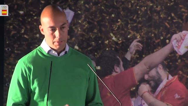 La emotiva despedida de Albert Rocas del balonmano profesional en el COE смотреть онлайн