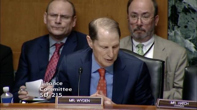 "I AM STUNNED!!!" Ron Wyden DESTROYS Trump Lackey on Trump's Corrupt Dark Money Policy смотреть онлайн