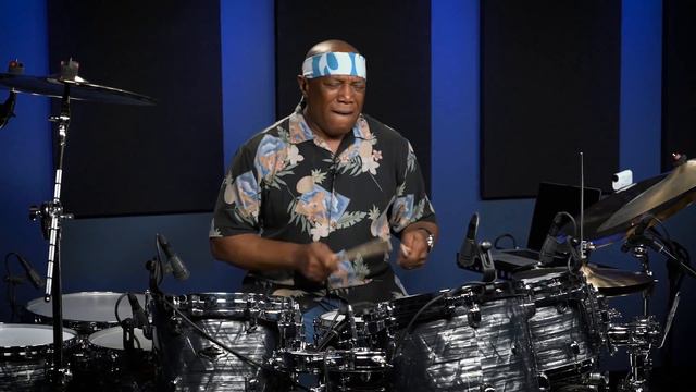Billy Cobham Drum Solo - Drumeo