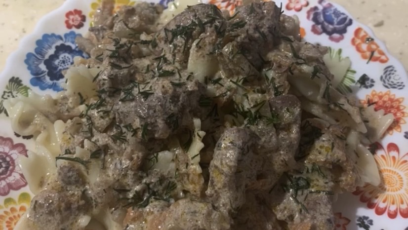 Куриная печень в сметанном соусе смотреть онлайн