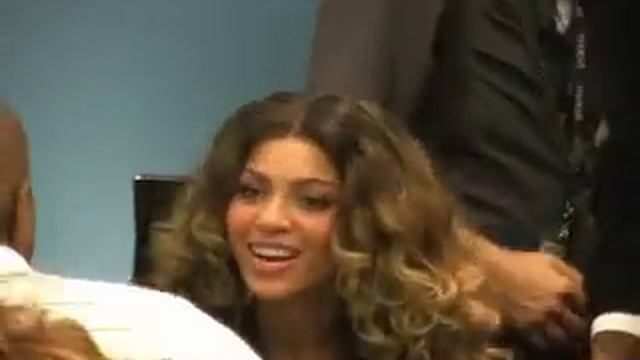 Beyonce At J&R Express