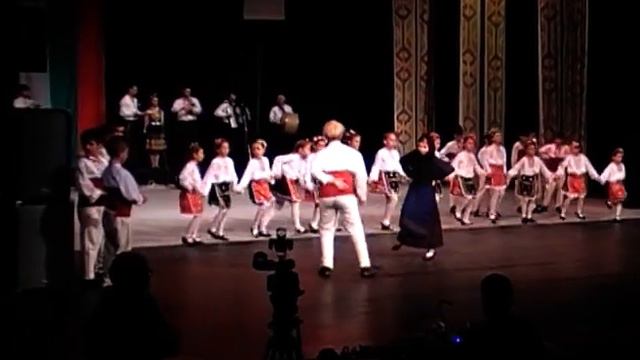 Александър Александров "Кой кого ще надхитри"-авторски танци Ансамбъл "Добротица", гр.Добрич смотреть онлайн