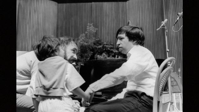 Radu Lupu, Murray Perahia - 1984 live - Mozart Piano Concerto No. 10 in E-flat major, K.365 смотреть онлайн