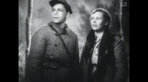 Она защищает Родину (1943)
