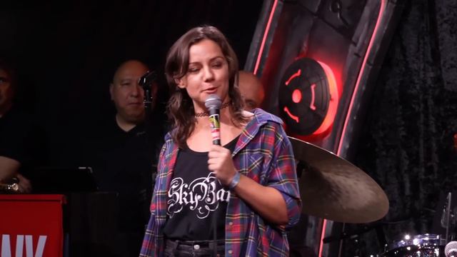 Trish Smart full Kill Tony set смотреть онлайн