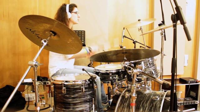 Demi Lovato- Give Your Heart a Break (drum cover) Rebeca Branco смотреть онлайн