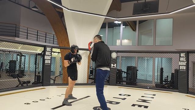 Varyag Fight Gym (Митино). Бокс 20.09.2024 (клетка раунд #1) смотреть онлайн