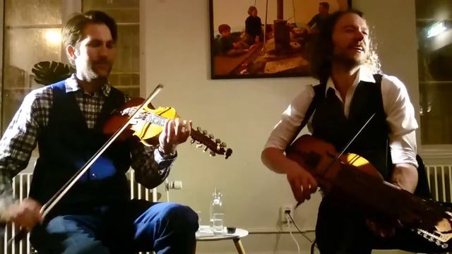 Rydvall/Mjelva - Vårdroppar - live at Café Ni Muser смотреть онлайн