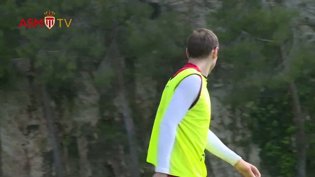 Dimitar Berbatov greats volley shots... Just easy ! - AS Monaco смотреть онлайн