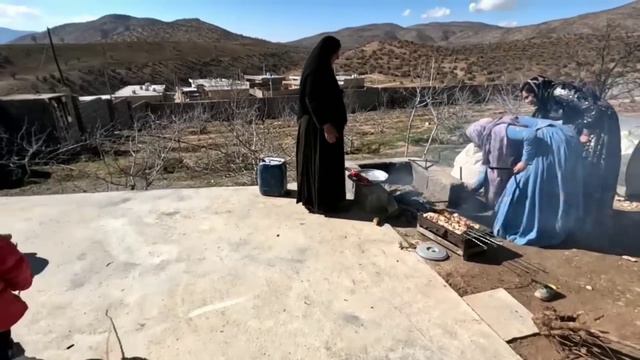 Afsana Going To His Brother Malik In The TARAZ Channel