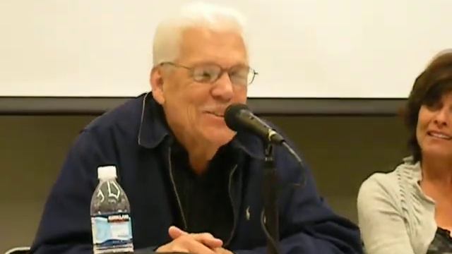 Crypticon 2009 Tom Atkins telling about a prank смотреть онлайн