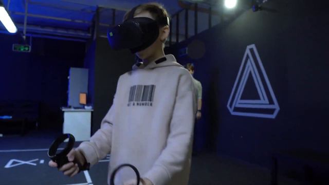 Дом с привидениями AW｜DVR смотреть онлайн