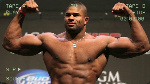 NOTICIAS WWE// POR QUE WWE NO DESPIDE A NAOMI Y SASHA, ALISTAIR OVEREEM VS BRAUN STROWMAN, LANA смотреть онлайн