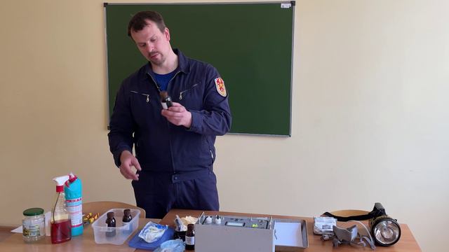 Сбор ртути. Часть 1 — Демеркуризационный набор | Маковский А. К. | «Помощники спасателей II» смотреть онлайн
