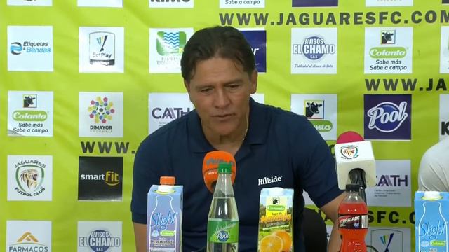 Flabio Torres, DT, y Adrian Estacio, en rueda de prensa смотреть онлайн