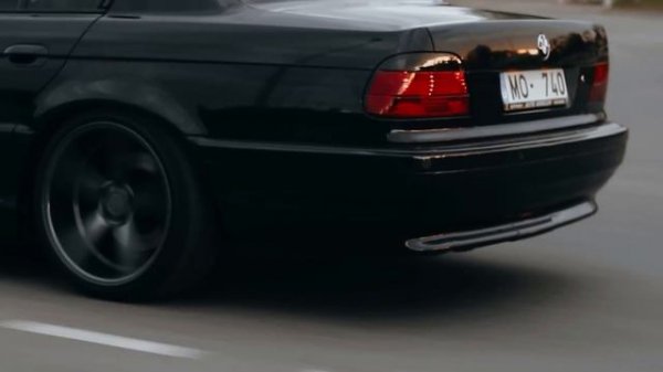 BMW E38 740i