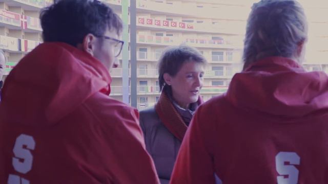 Simonetta Sommaruga - Le village olympique смотреть онлайн