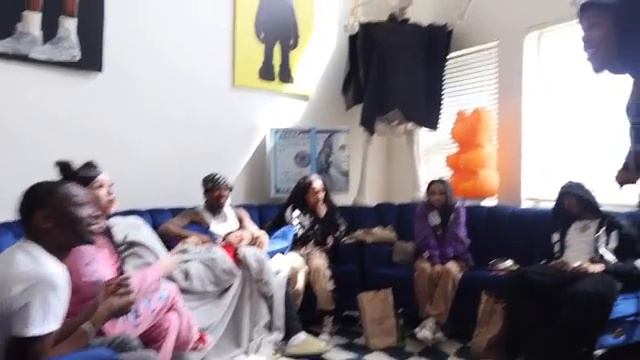 Kissing misty infront of the gang PRANK 😳… смотреть онлайн