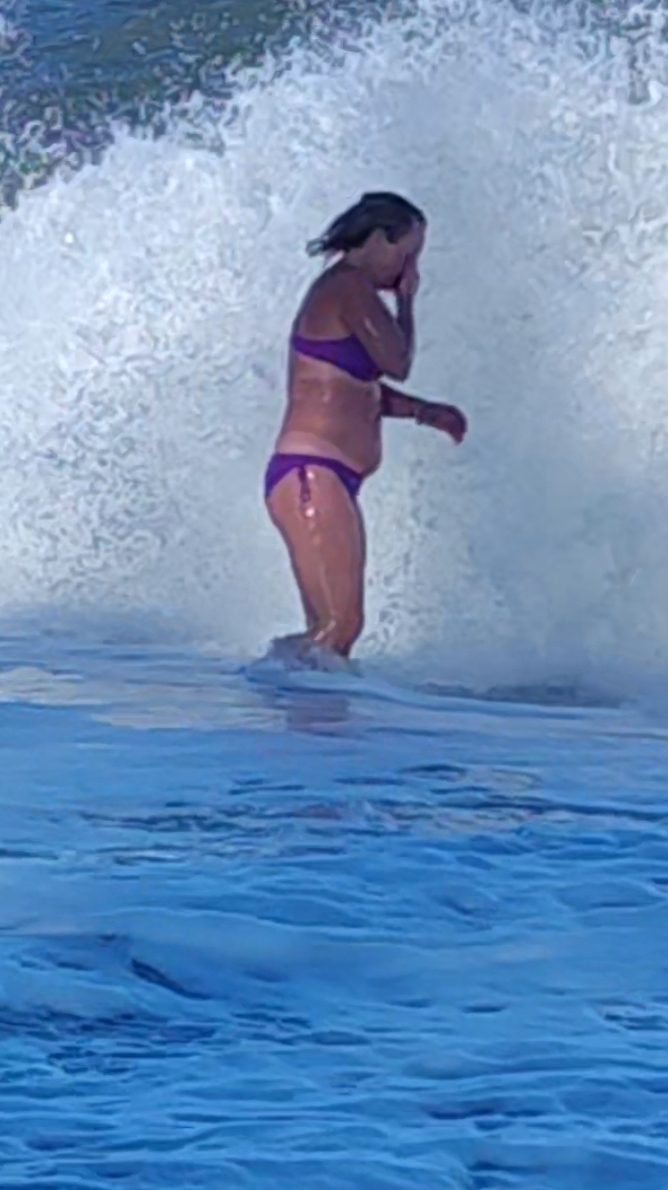 Накрыло волной смотреть онлайн