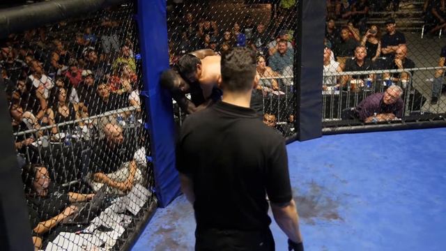Jesus Lara vs Abdul Kamara- Battle in the Burg III смотреть онлайн