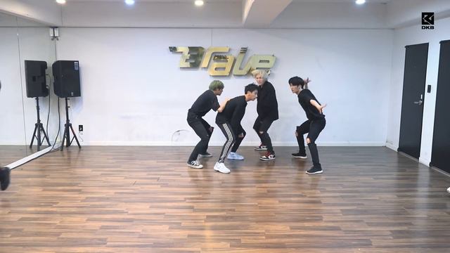 '청하(CHUNGHA) - Snapping' Cover + Choreography by DKB смотреть онлайн