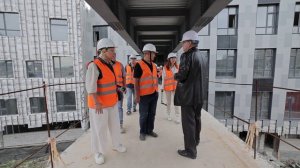 Общественные наблюдатели Владивостока проверили ход строительства школы на Патрокле.
