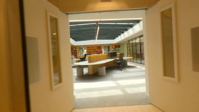 Paris office move - 32 rue François 1er, Paris смотреть онлайн