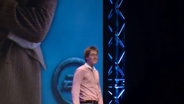 George Weasley aka Oliver Phelps playing Harry Potter смотреть онлайн