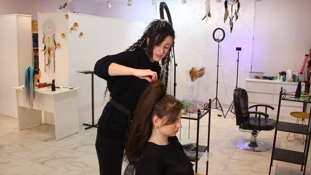 САМАЯ БЫСТРАЯ ПРИЧЕСКА К ЛЮБОМУ ПРАЗДНИКУ от студии AFROMARI смотреть онлайн