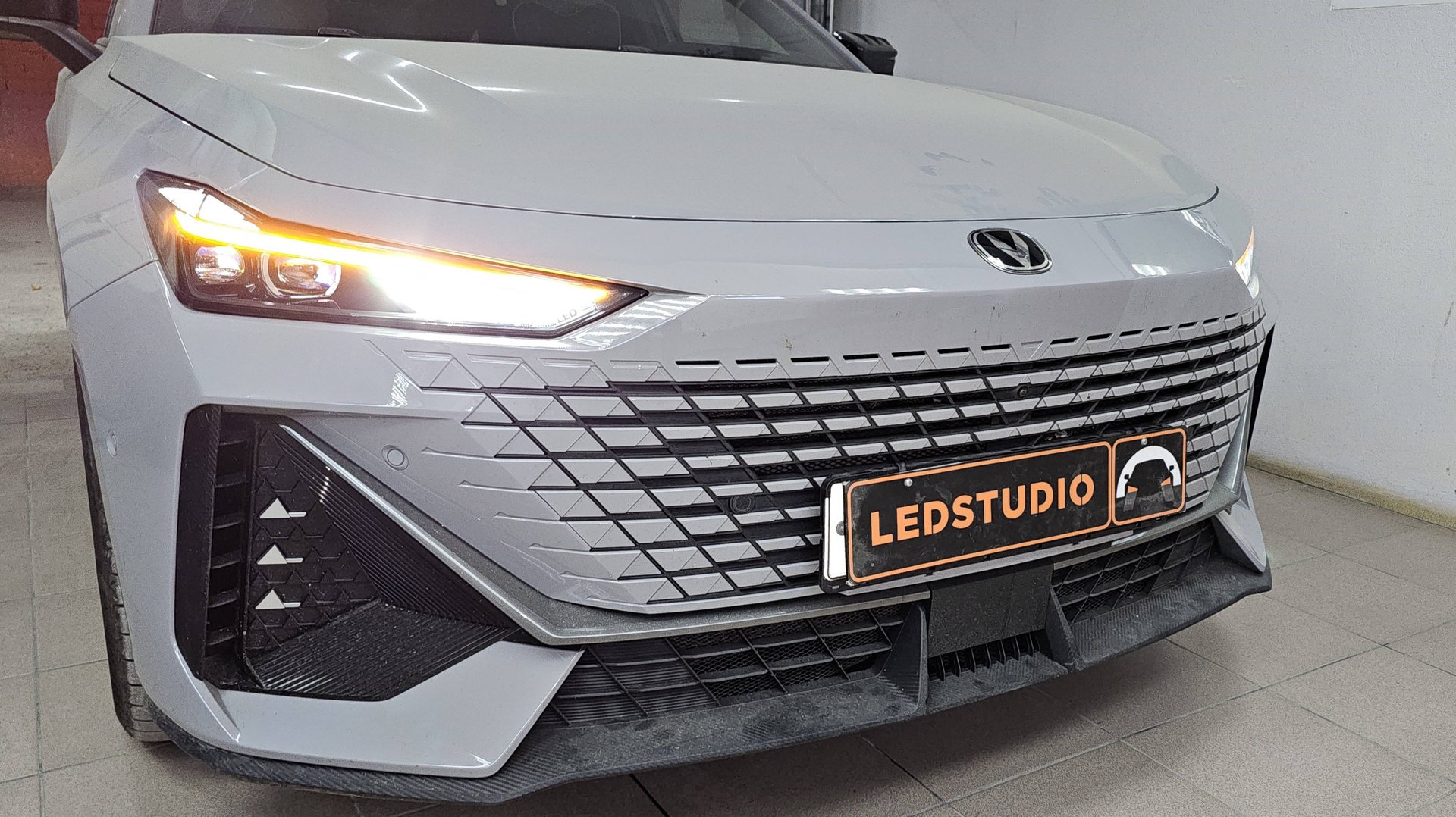 Changan Uni-V модернизация фар смотреть онлайн