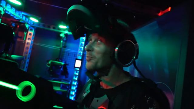 I'M BACK HERE! смотреть онлайн