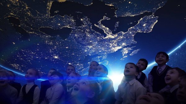 Качество видео проекции внутри мобильного планетария