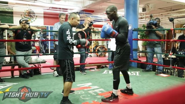 Putting in work! Terence Crawford on the mitts days ahead of Felix Diaz fight! Full mitt workout! смотреть онлайн